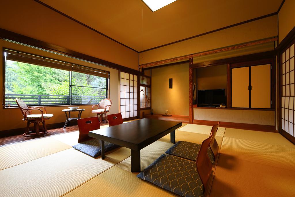 Ryokan Izumoya Yufu Exteriör bild